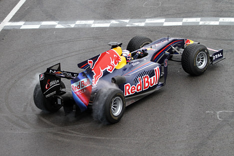 Red Bull køreren Sebastian Vettel demonstrerede sin Formel 1 racer.
(Foto: Fukamuni Racing)